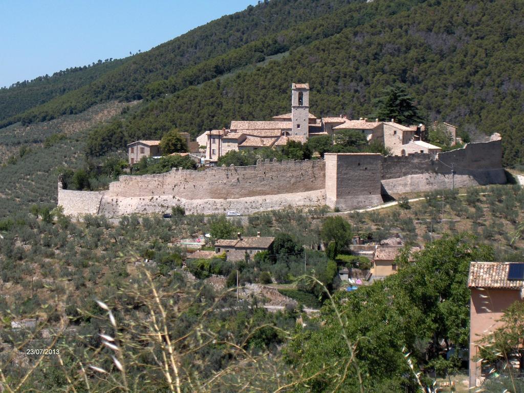 Apartament Agriturismo Il Palazzetto Campello sul Clitunno Zewnętrze zdjęcie